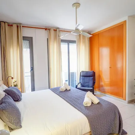 דירה Burdeos By Hello Homes סיטגס